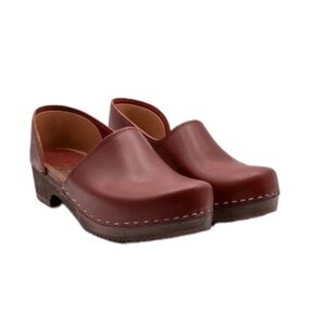 Sandgrens size 41 brett low clog